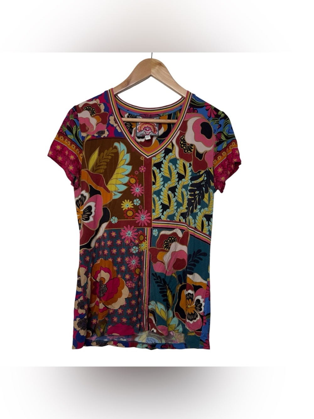 Johnny Was The Janie Favorite Short Sleeve V-Neck Tee XS